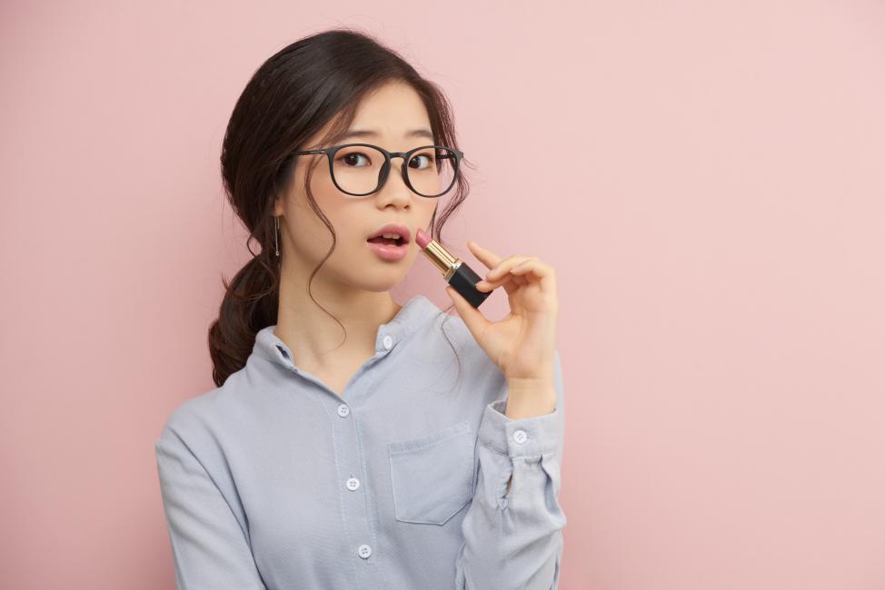 Make-up Tips for people wearing glasses